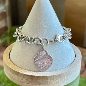TIFFANY & CO. Return to Tiffany Blue Enamel Heart Bracelet